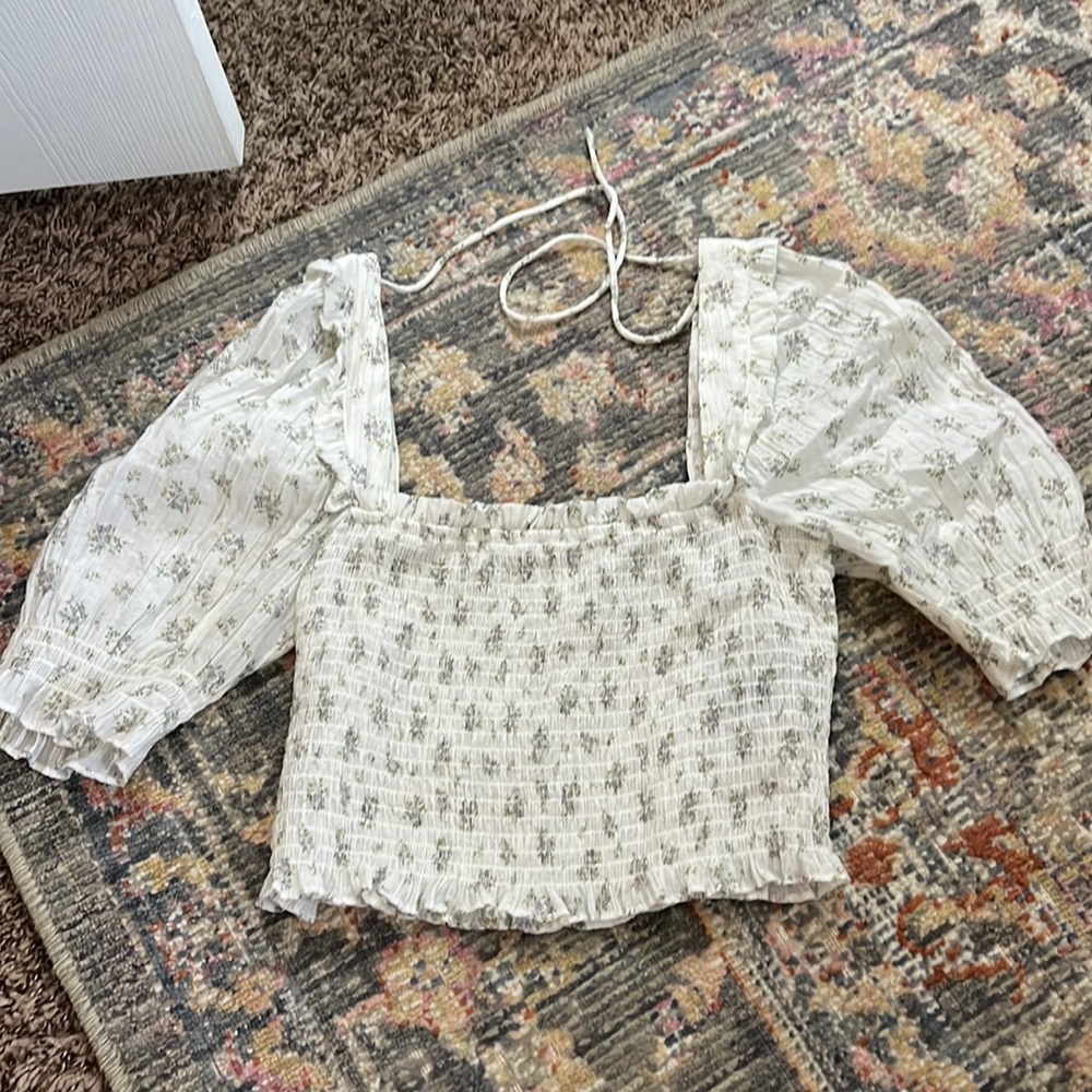 Floral Puff sleeve smocked top